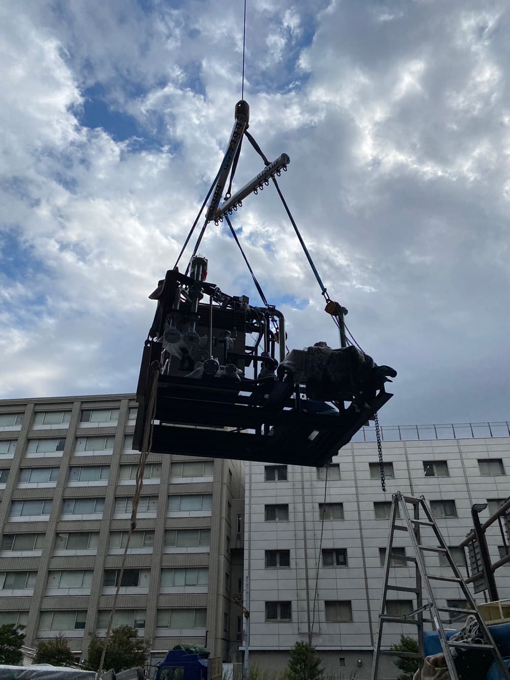 黒原工業 重量物搬入・据付工事 施工事例